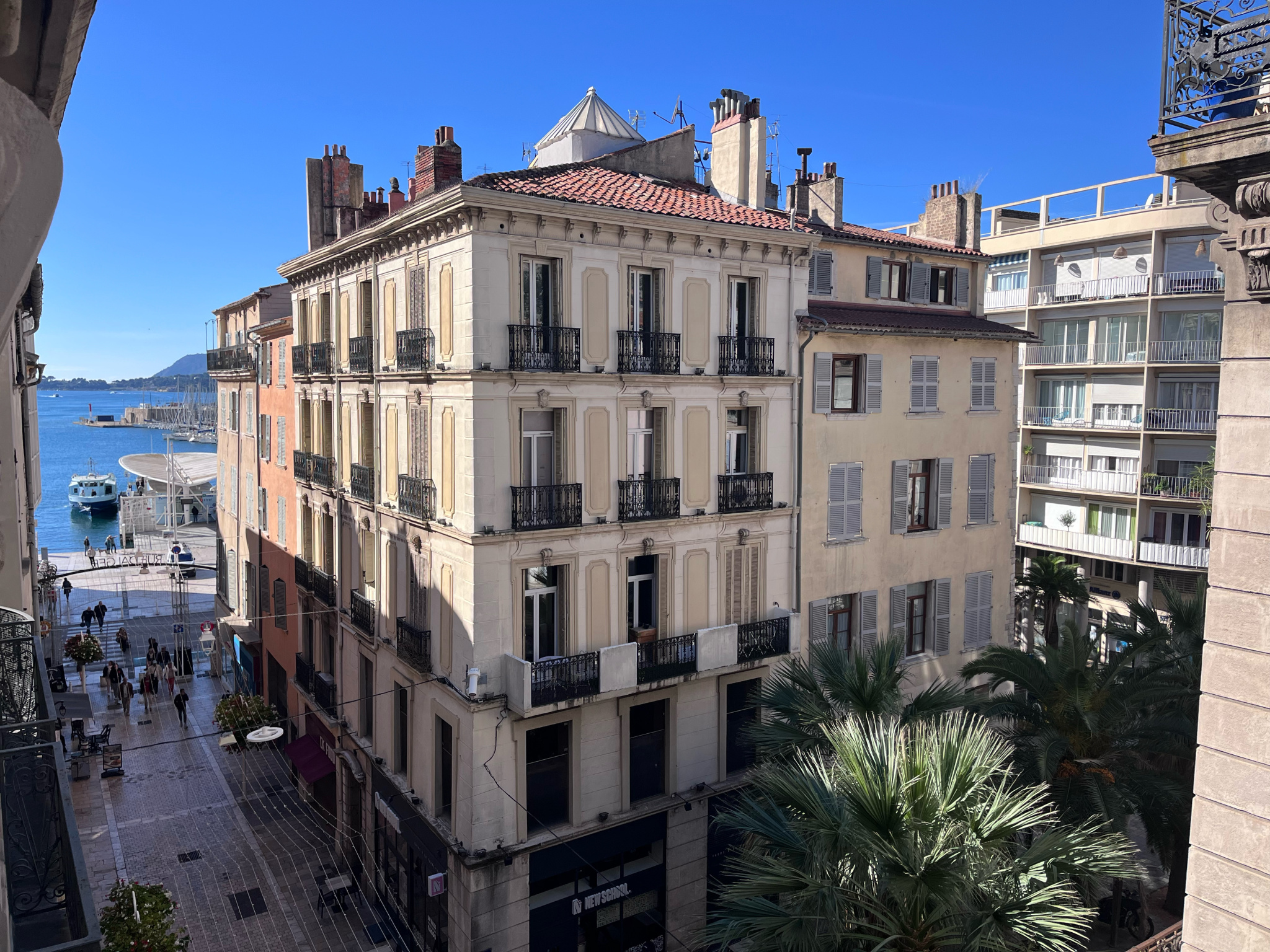 appartement de type 3 de 69 m2 toulon port (réf : pcvap270001272)