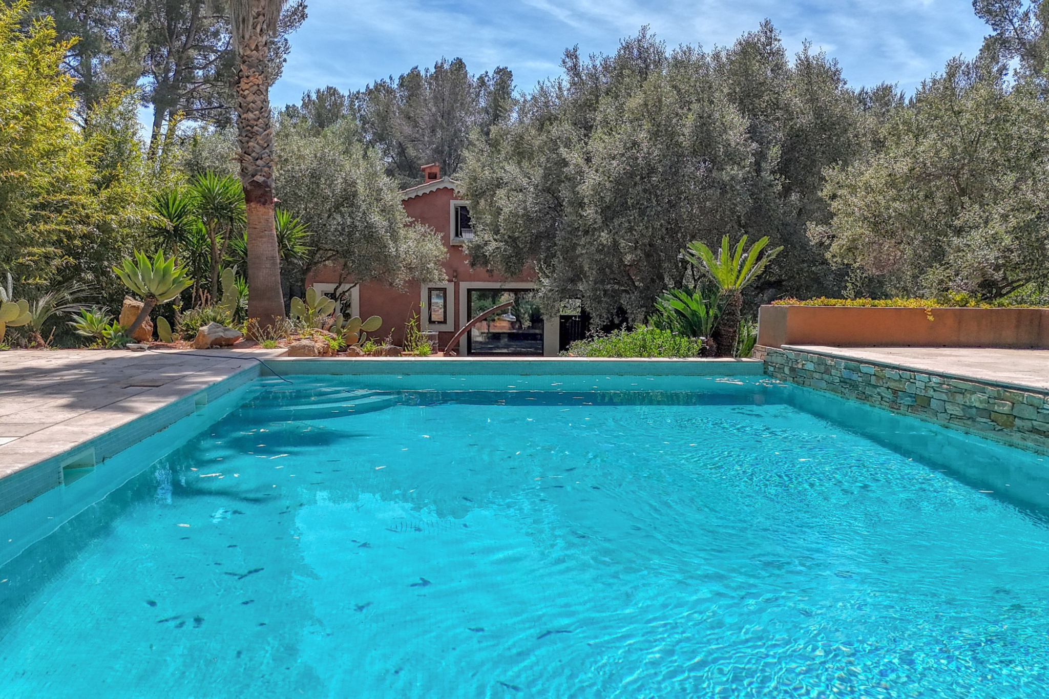 villa de luxe sur les hauteurs de sanary sur mer (réf : 517)