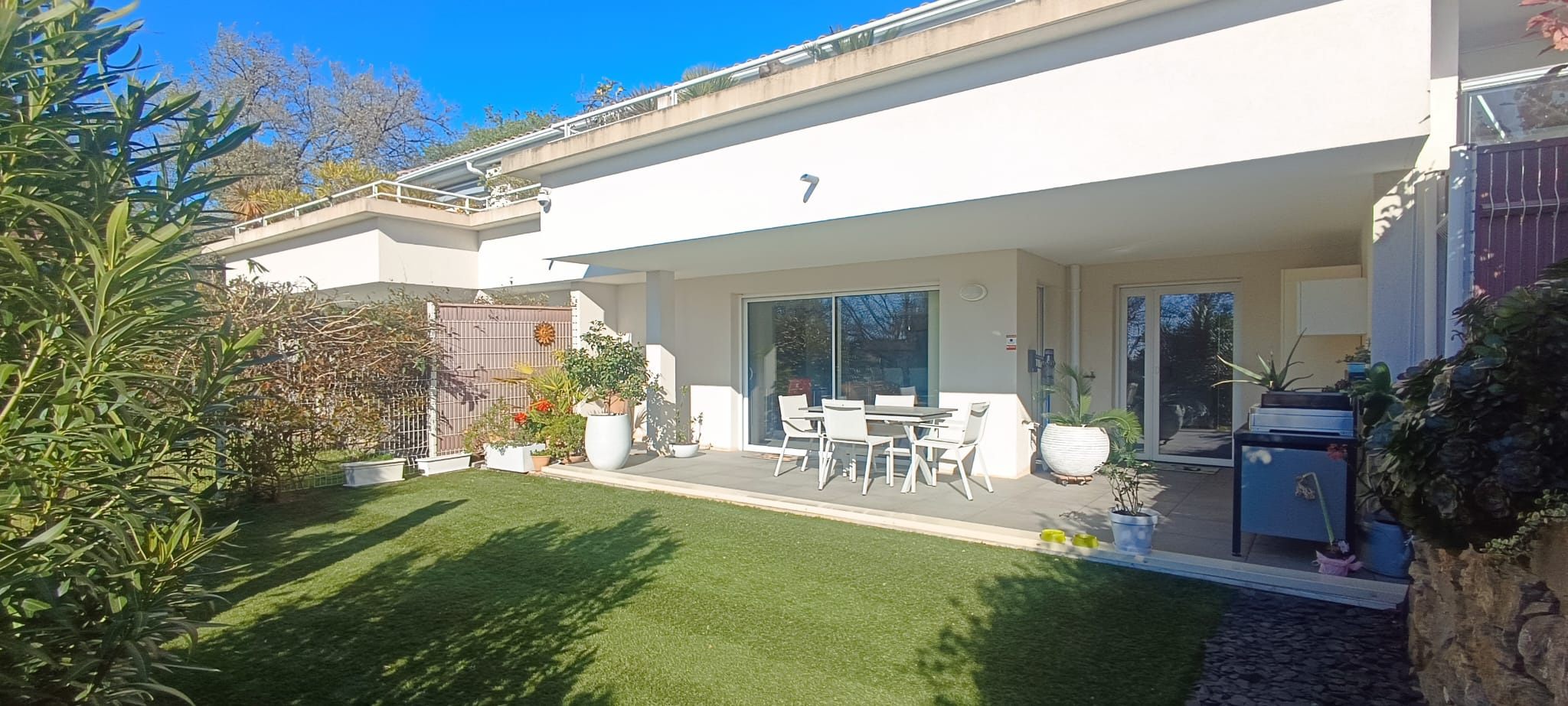 appartement de standing en rez de jardin à six fours (réf : 505)