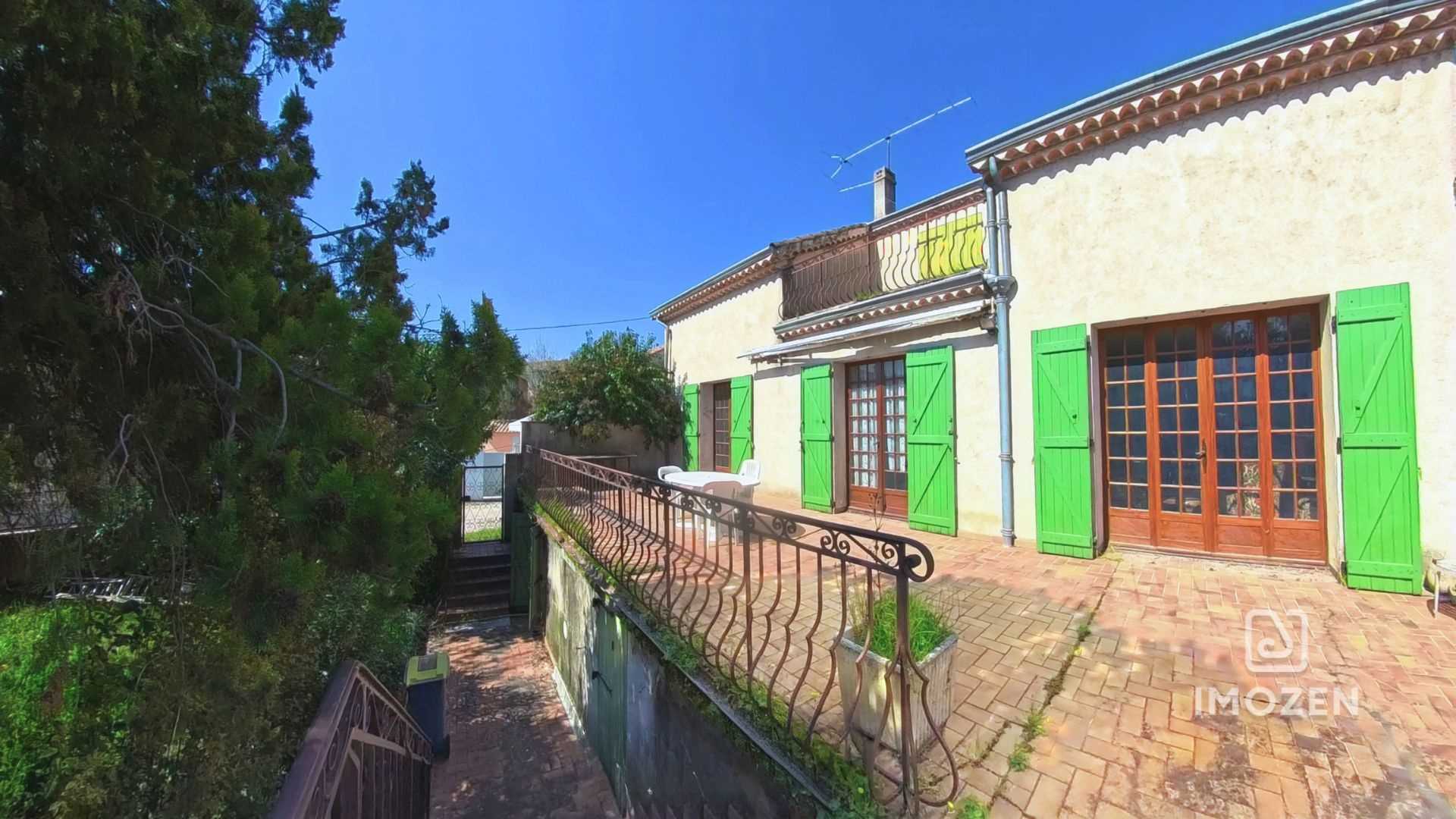 Maison T5 de 174 m2 Carrez – 327m2 de terrain